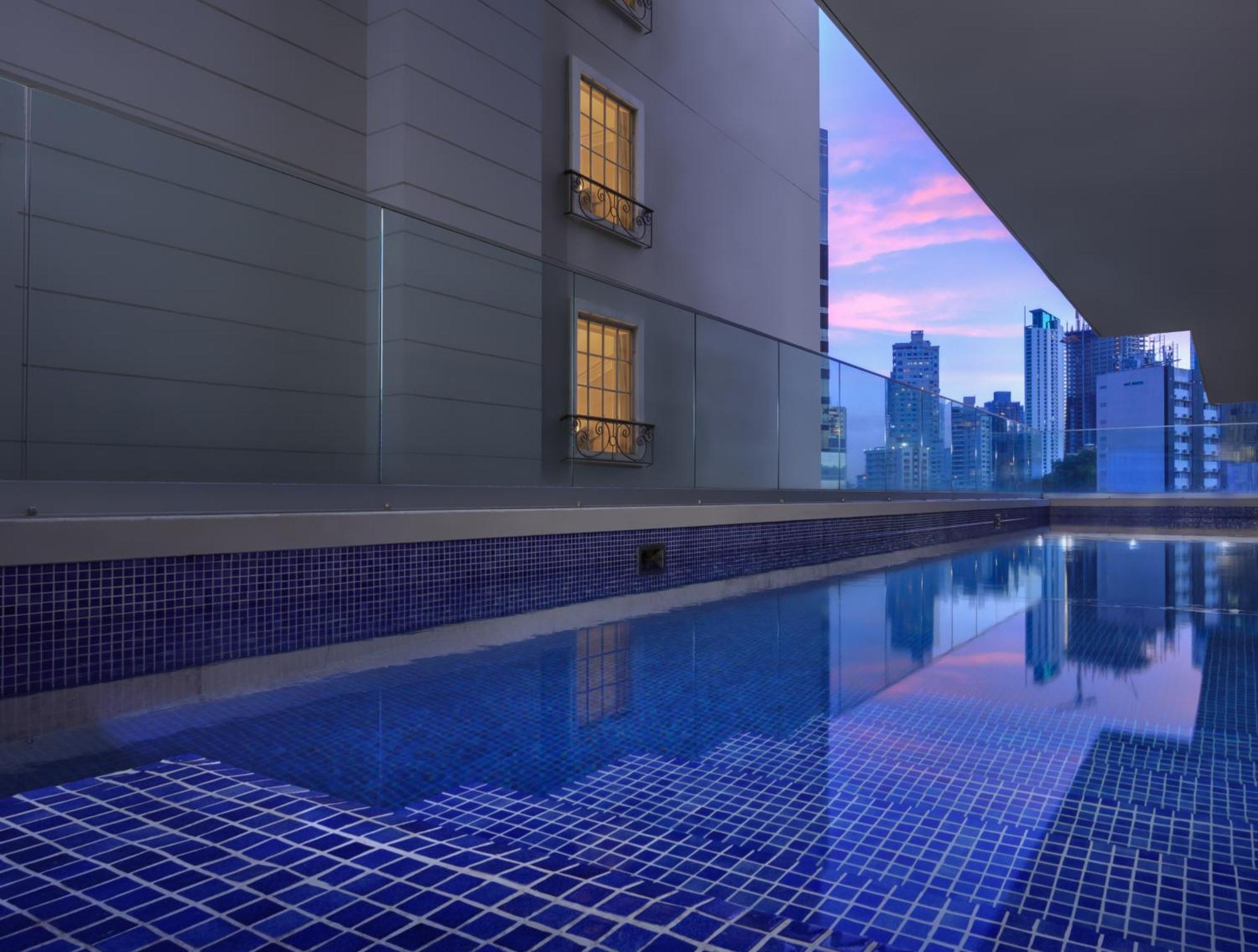 Bristol Panama, A Registry Collection Hotel Exterior photo The swimming pool at the hotel