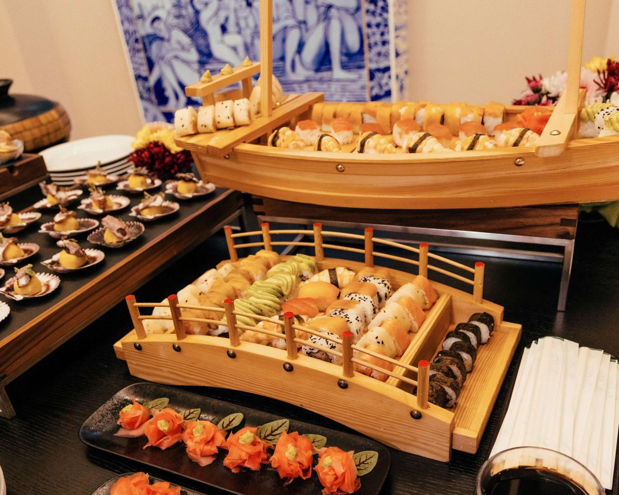 Bristol Panama, A Registry Collection Hotel Exterior photo Sushi boat