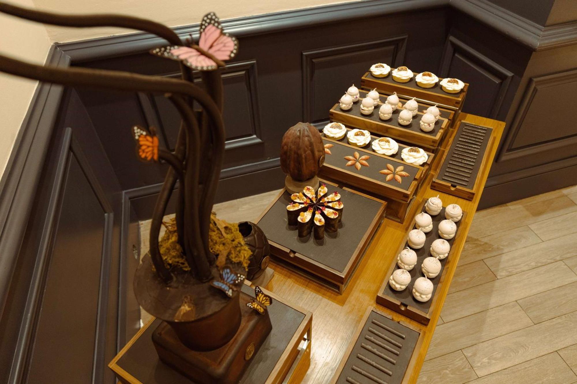 Bristol Panama, A Registry Collection Hotel Exterior photo A display of Japanese sweets
